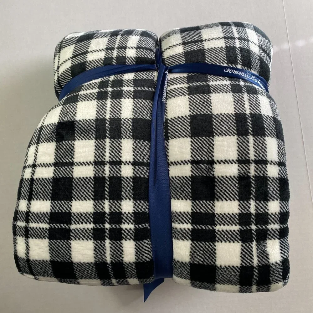 Tommy Bahama 50X 70 Black and White Flannel Sherpa Throw/Blanket